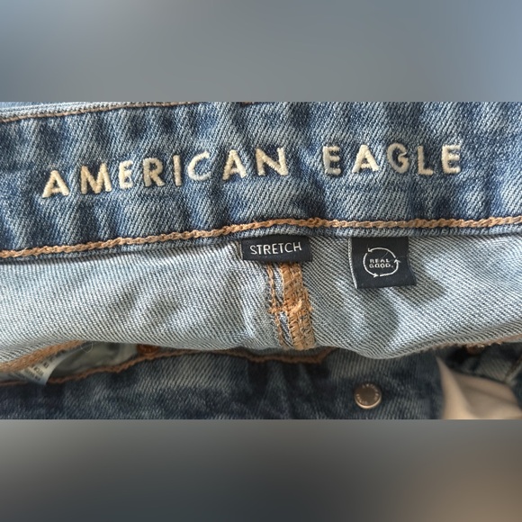 American Eagle Outfitters Women's Distressed Curvy Straight Jeans 4 Short - Picture 4 of 5